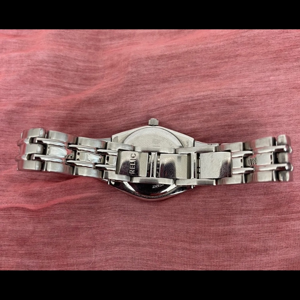 Relic Watch (Pink Face/Crystals) - Picture 9 of 10